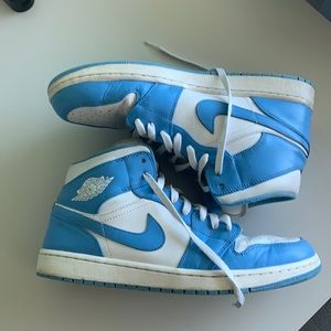 Air Jordan 1 Mid